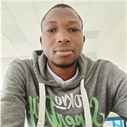 Professeur particulier donne cours aux étudiants du collège et du lycée en mathématiques et physique chimie